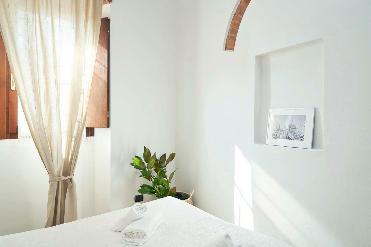 One Of A Kind Near The Duomo W/Balcony Palace Apt フィレンツェ エクステリア 写真